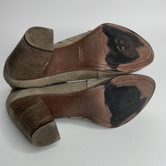 Vince Camuto Suede Laser Cut Ankle Booties Grey Wooden Heel Perforated Size 9 - Picture 11 of 16